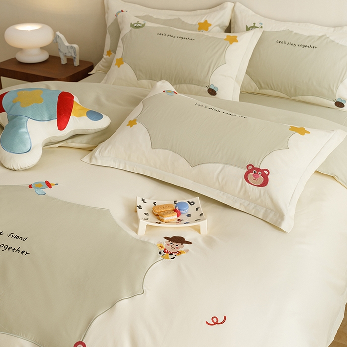 91家纺网 家纺一手货源 找家纺 欧冠家纺 2024新款全棉床笠绣花卡通刺绣四件套巴斯光年系列 巴斯光年-豆绿