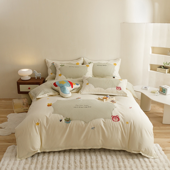 91家纺网 家纺一手货源 找家纺 欧冠家纺 2024新款全棉床笠绣花卡通刺绣四件套巴斯光年系列 巴斯光年-豆绿