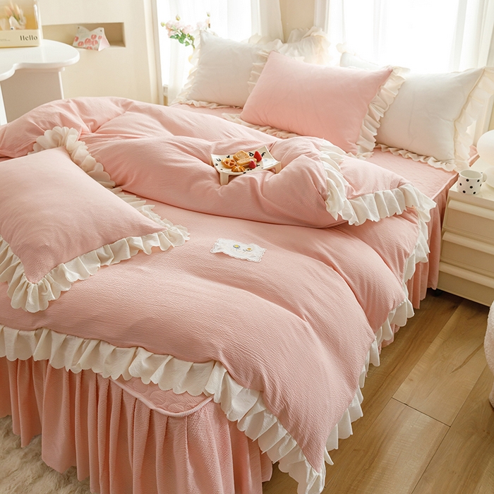 91家纺网 家纺一手货源 找家纺 欧冠家纺 2024新款四季款夹棉泡泡纱床裙床笠被套四件套 玉色