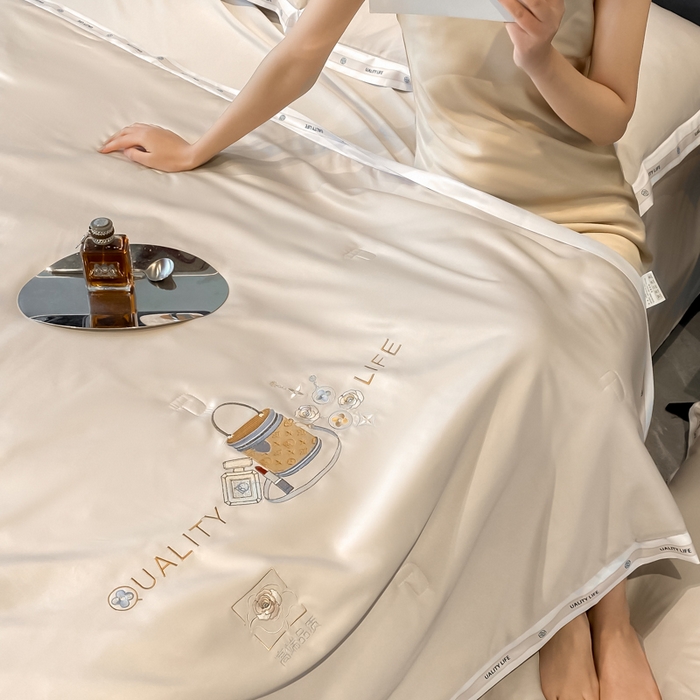 91家纺网 家纺一手货源 找家纺 欧冠家纺 2024新款大牌风水洗真丝绣花床笠被套夏被四件套 路易系列 路易-香槟