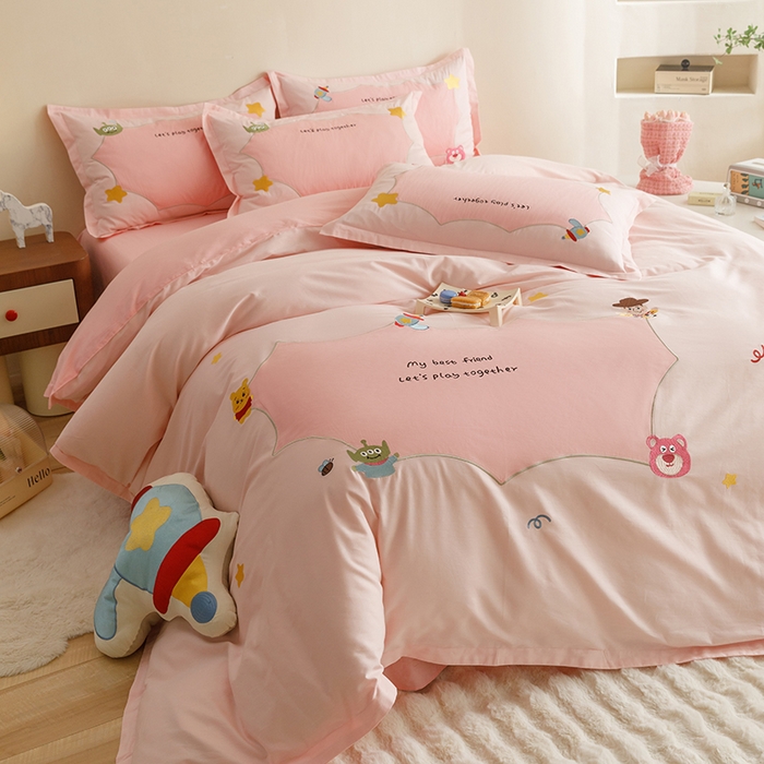 91家纺网 家纺一手货源 找家纺 欧冠家纺 2024新款全棉床笠绣花卡通刺绣四件套巴斯光年系列 巴斯光年-粉玉