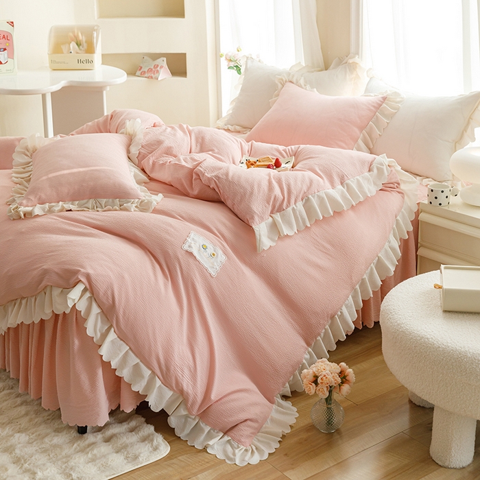 91家纺网 家纺一手货源 找家纺 欧冠家纺 2024新款四季款夹棉泡泡纱床裙床笠被套四件套 玉色