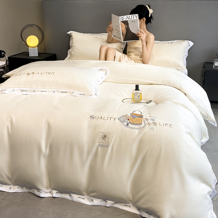 91家纺网 家纺一手货源 找家纺 欧冠家纺 2024新款大牌风60S水洗真丝刺绣床笠被套四件套香奈系列 香奈-月白