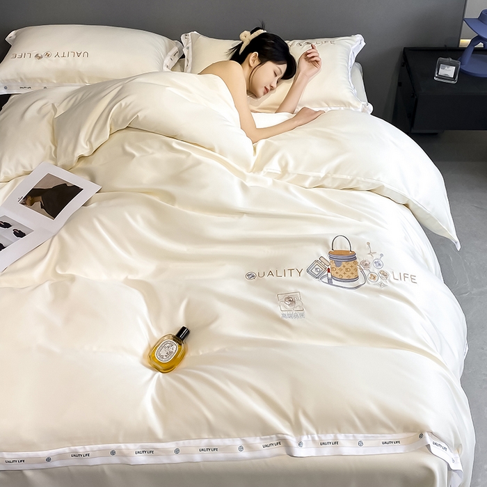 91家纺网 家纺一手货源 找家纺 （总）欧冠家纺 2024新款大牌风60S水洗真丝刺绣床笠被套四件套香奈系列