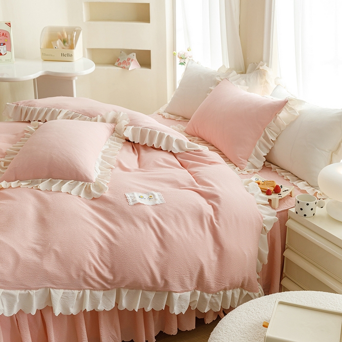 91家纺网 家纺一手货源 找家纺 欧冠家纺 2024新款四季款夹棉泡泡纱床裙床笠被套四件套 玉色