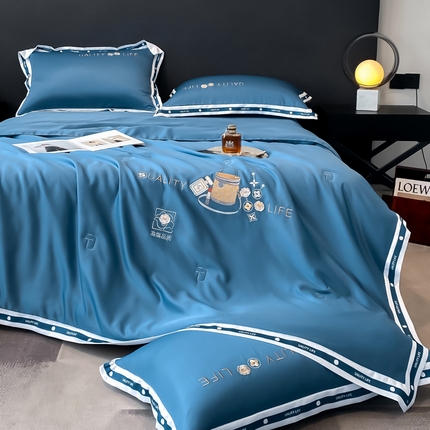 91家纺网 家纺一手货源 找家纺 欧冠家纺 2024新款大牌风水洗真丝绣花床笠被套夏被四件套 路易系列 路易-宾利蓝