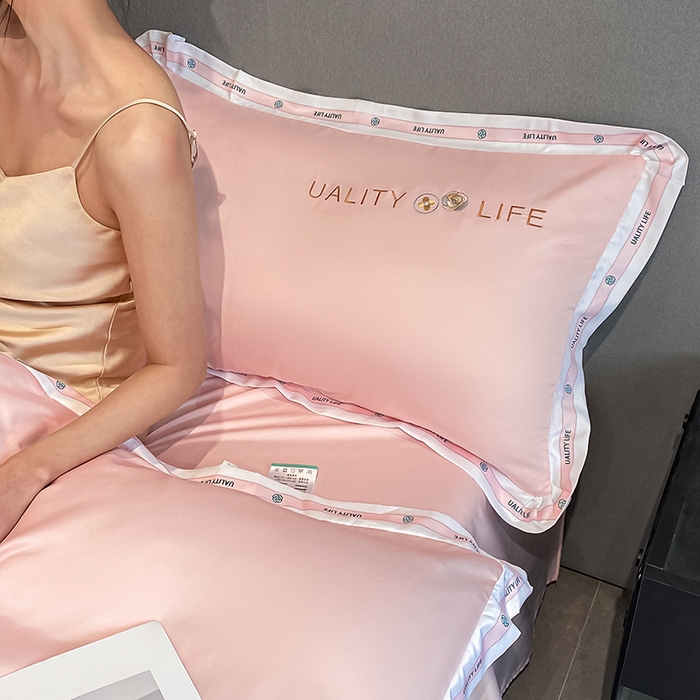 91家纺网 家纺一手货源 找家纺 绒世界 绒世界 2025新款大牌风60S水洗真丝刺绣床笠被套四件套香奈系列 香奈-优雅粉