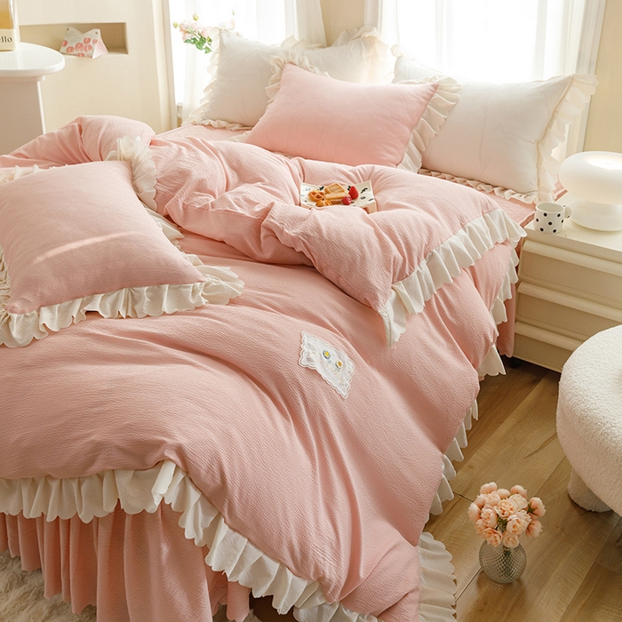 91家纺网 家纺一手货源 找家纺 欧冠家纺 2024新款四季款夹棉泡泡纱床裙床笠被套四件套 玉色