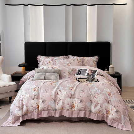 91家纺网 家纺一手货源 找家纺 （总）娇逸家居 2025新款50支莱赛尔数码印花宽边拼角天丝四件套（可搭配同系列夏被和床盖）