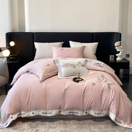 91家纺网 家纺一手货源 找家纺 棠颂 2025春夏全棉高奢优雅刺绣四件套--熙里（礼盒包装） 熙里-樱花粉