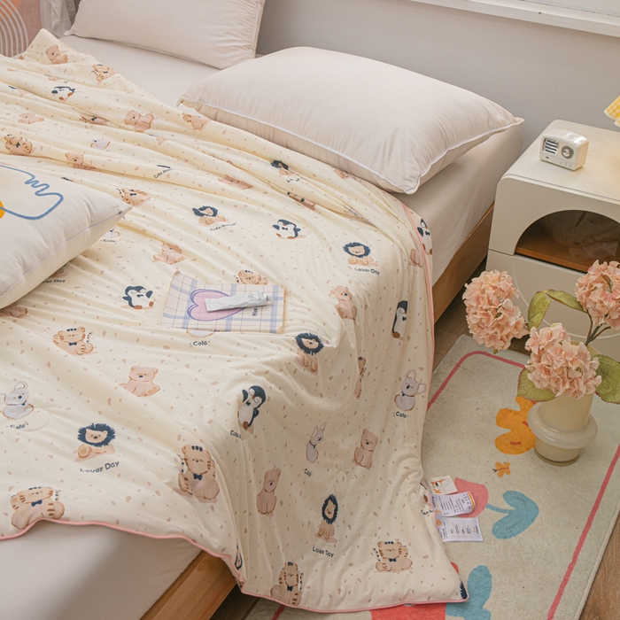 91家纺网 家纺一手货源 找家纺 眠优居 2024新款A类针织棉大豆纤维夏被 美好小狮熊