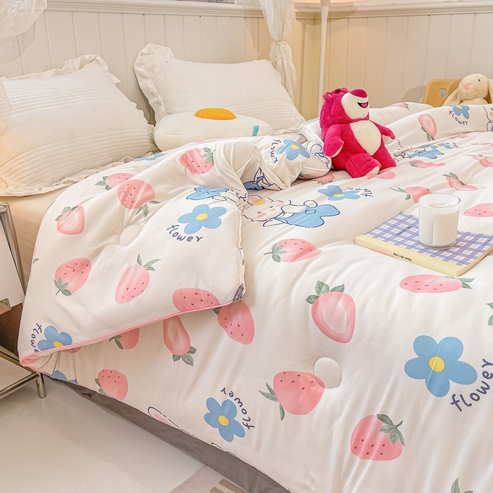 91家纺网 家纺一手货源 找家纺 眠优居 2024新款A类针织棉大豆纤维夏被 草莓兔