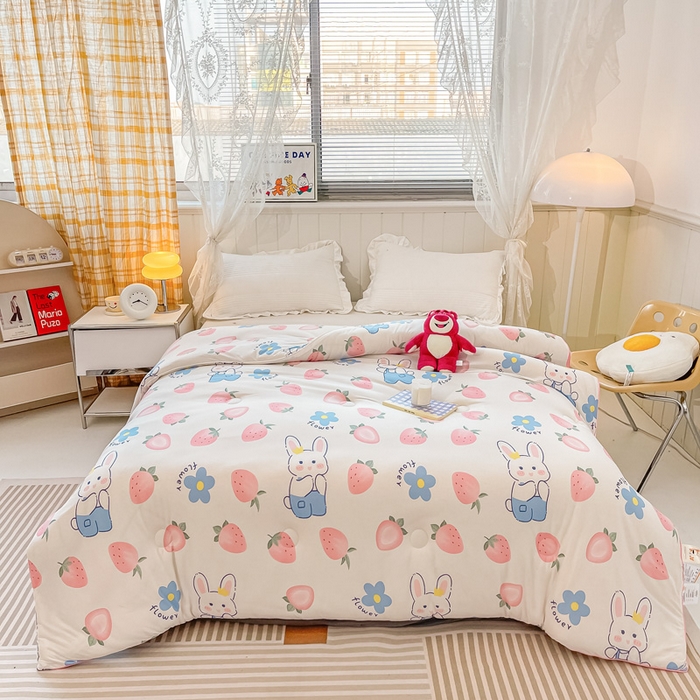 91家纺网 家纺一手货源 找家纺 眠优居 2024新款A类针织棉大豆纤维夏被 草莓兔