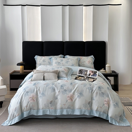 91家纺网 家纺一手货源 找家纺 娇逸家居 2025新款50支莱赛尔数码印花宽边拼角天丝四件套（可搭配同系列夏被和床盖） 邂逅