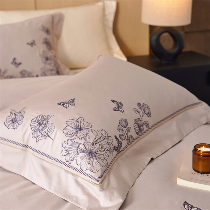 91家纺网 家纺一手货源 找家纺 （总）云胡 2024新款50支长绒棉宽边工艺刺绣四件套-无人区玫瑰