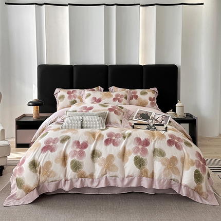 91家纺网 家纺一手货源 找家纺 （总）娇逸家居 2025新款50支莱赛尔数码印花宽边拼角天丝四件套（可搭配同系列夏被和床盖）