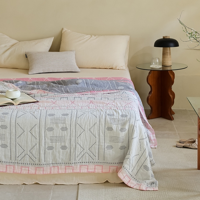 91家纺网 家纺一手货源 找家纺 朴尔 2024新款西部民族风全棉三层纱布毛巾被 贝拉-粉