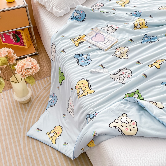 91家纺网 家纺一手货源 找家纺 眠优居 2024新款A类针织棉大豆纤维夏被 恐龙世界-蓝