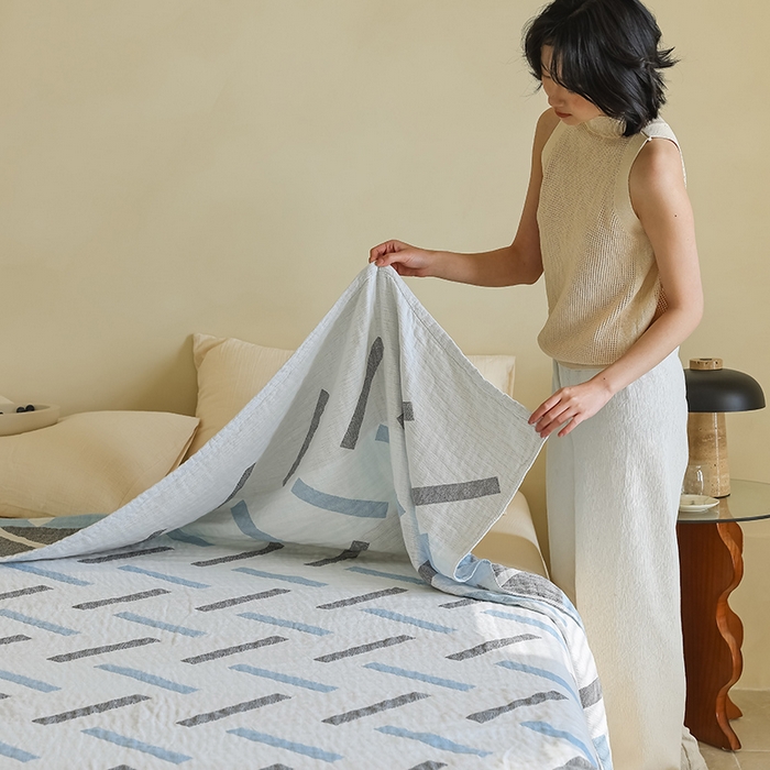 91家纺网 家纺一手货源 找家纺 朴尔 2024新款西部民族风全棉三层纱布毛巾被 杜莎-蓝