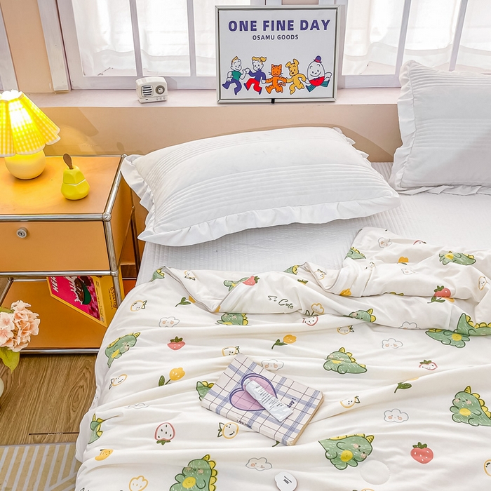 91家纺网 家纺一手货源 找家纺 眠优居 2024新款A类针织棉大豆纤维夏被 草莓恐龙