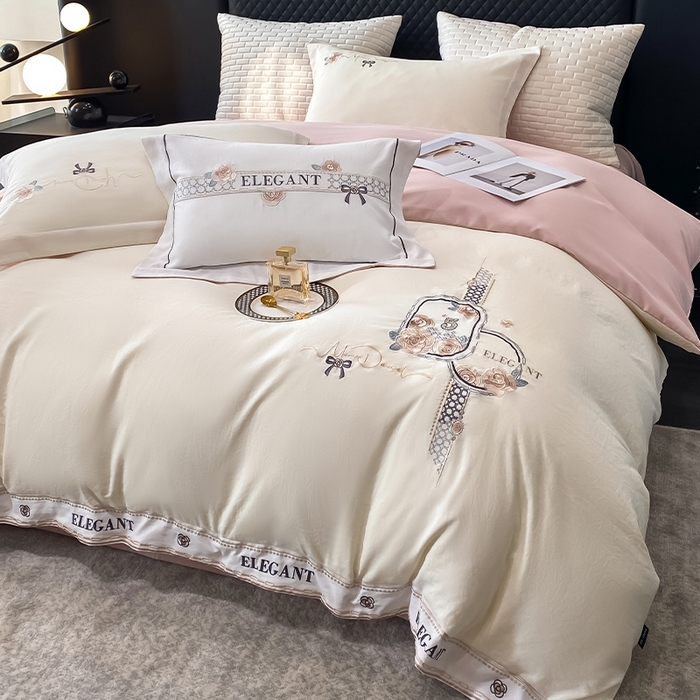 91家纺网 家纺一手货源 找家纺 棠颂 2025春夏全棉高奢优雅刺绣四件套--熙里（礼盒包装） 熙里-奶昔白