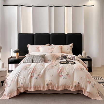 91家纺网 家纺一手货源 找家纺 （总）娇逸家居 2025新款50支莱赛尔数码印花宽边拼角天丝四件套（可搭配同系列夏被和床盖）