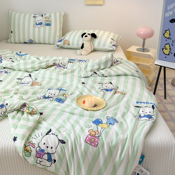 91家纺网 家纺一手货源 找家纺 木堇家居 2024新款三丽欧A类针织棉10%大豆纤维嵌绳款夏被 条纹帕恰狗