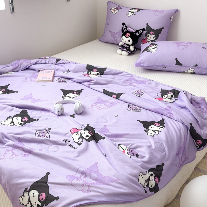 91家纺网 家纺一手货源 找家纺 木堇家居 2024新款三丽欧A类针织棉10%大豆纤维嵌绳款夏被 紫色库洛米