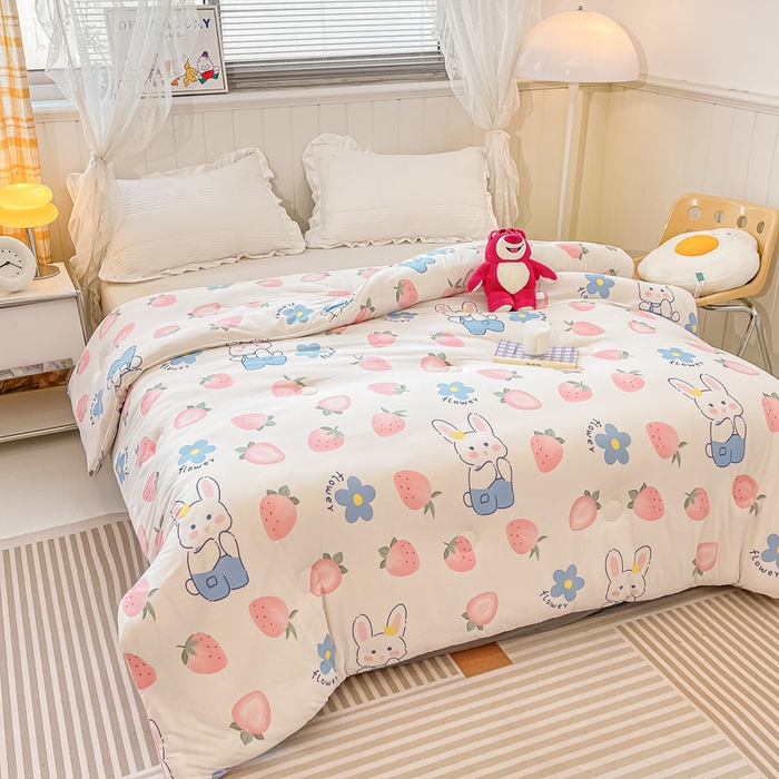 91家纺网 家纺一手货源 找家纺 眠优居 2024新款A类针织棉大豆纤维夏被 草莓兔