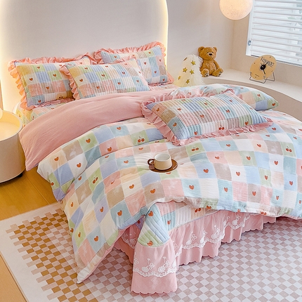 2024直播爆款泡泡棉床盖款四件套双层蕾丝花边夹棉床裙款三件套 甜心樱桃