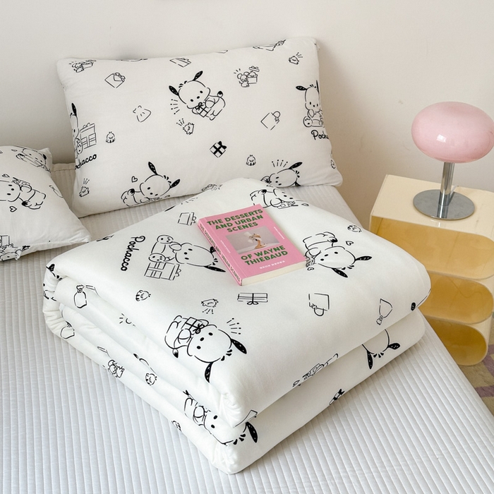 91家纺网 家纺一手货源 找家纺 木堇家居 2024新款三丽欧A类针织棉10%大豆纤维嵌绳款夏被 黑白帕恰狗