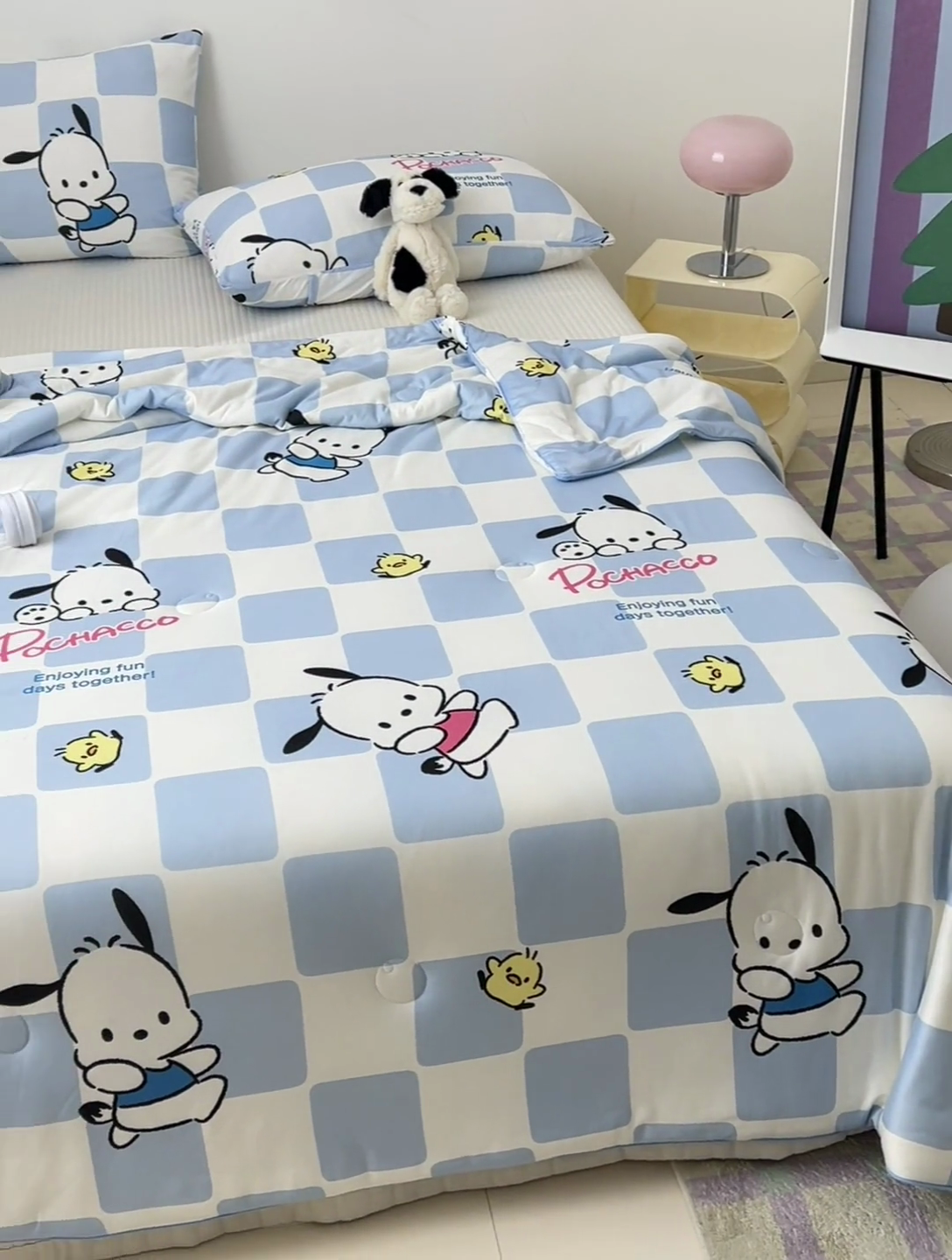 91家纺网 家纺一手货源 找家纺 木堇家居 2024新款三丽欧A类针织棉10%大豆纤维嵌绳款夏被 蓝格帕恰狗