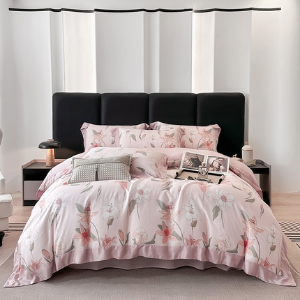 91家纺网 家纺一手货源 找家纺 （总）娇逸家居 2025新款50支莱赛尔数码印花宽边拼角天丝四件套（可搭配同系列夏被和床盖）