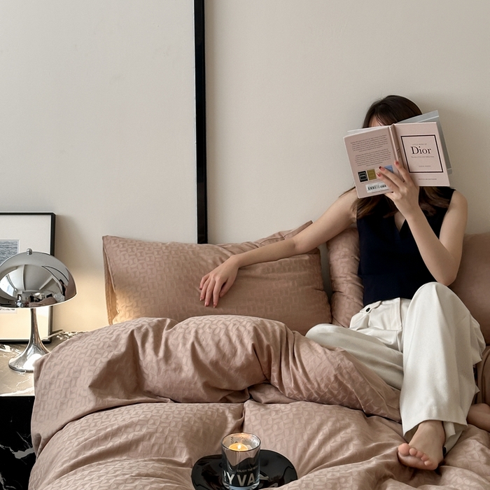 91家纺网 家纺一手货源 找家纺 玖弘 2024新款染色提花系列四件套 风车 奶咖