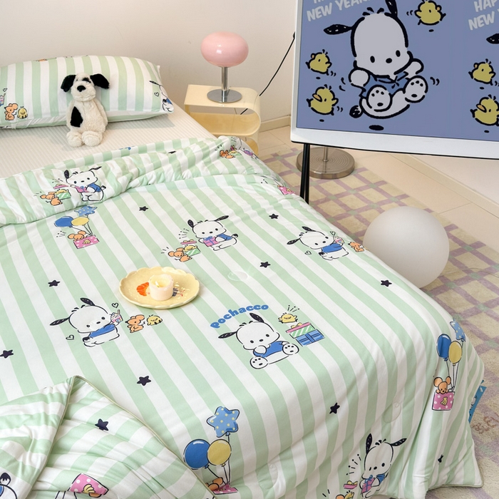 91家纺网 家纺一手货源 找家纺 木堇家居 2024新款三丽欧A类针织棉10%大豆纤维嵌绳款夏被 条纹帕恰狗