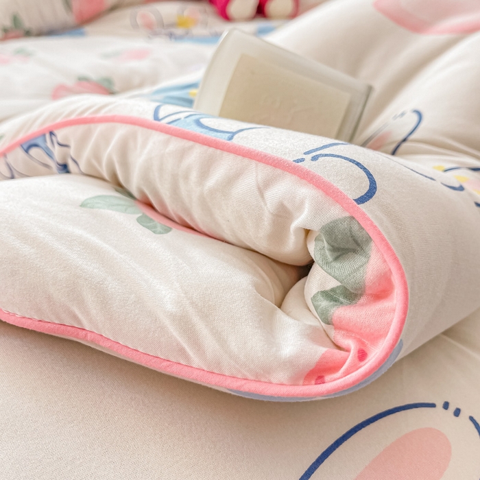 91家纺网 家纺一手货源 找家纺 眠优居 2024新款A类针织棉大豆纤维夏被 草莓兔