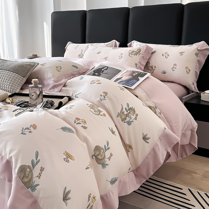 91家纺网 家纺一手货源 找家纺 娇逸家居 2025新款50支莱赛尔数码印花宽边拼角天丝四件套（可搭配同系列夏被和床盖） 乖乖龙