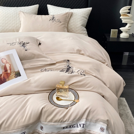 91家纺网 家纺一手货源 找家纺 棠颂 2025春夏全棉高奢优雅刺绣四件套--莫妮卡（礼盒包装） 莫妮卡-蚕丝驼