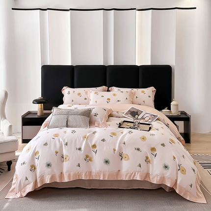 91家纺网 家纺一手货源 找家纺 娇逸家居 2025新款50支莱赛尔数码印花宽边拼角天丝四件套（可搭配同系列夏被和床盖） 兰溪