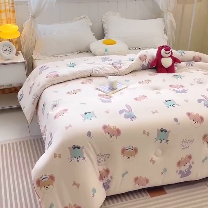 91家纺网 家纺一手货源 找家纺 眠优居 2024新款A类针织棉大豆纤维夏被 欢乐家族