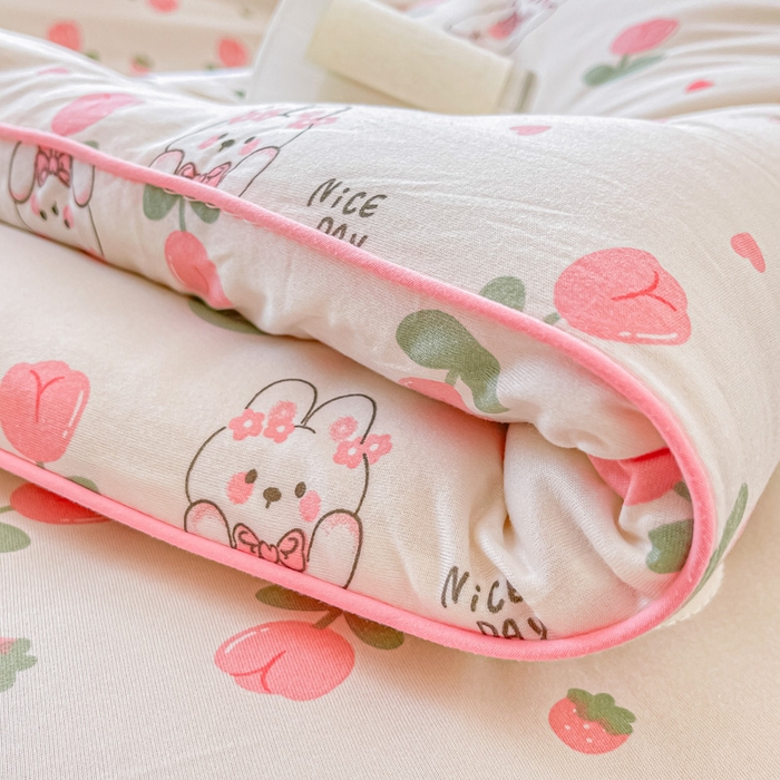 91家纺网 家纺一手货源 找家纺 眠优居 2024新款A类针织棉大豆纤维夏被 郁金粉兔