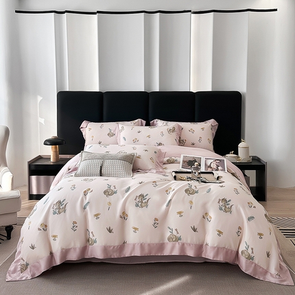 91家纺网 家纺一手货源 找家纺 娇逸家居 2025新款50支莱赛尔数码印花宽边拼角天丝四件套（可搭配同系列夏被和床盖） 乖乖龙