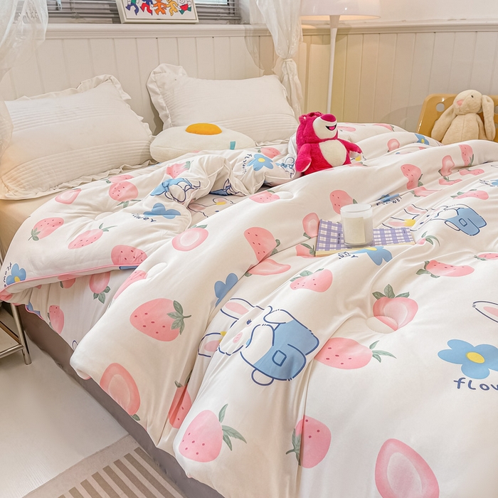 91家纺网 家纺一手货源 找家纺 眠优居 2024新款A类针织棉大豆纤维夏被 草莓兔