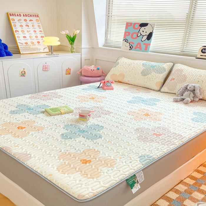 91家纺网 家纺一手货源 找家纺 米帛家纺 2024新款A类凉感丝卡通乳胶凉席-绑带款 繁花