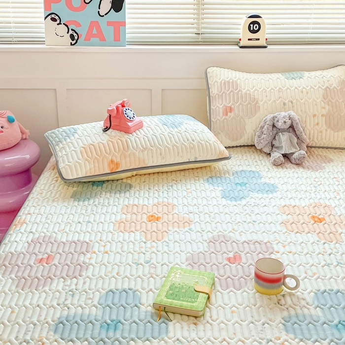 91家纺网 家纺一手货源 找家纺 米帛家纺 2024新款A类凉感丝卡通乳胶凉席-绑带款 繁花