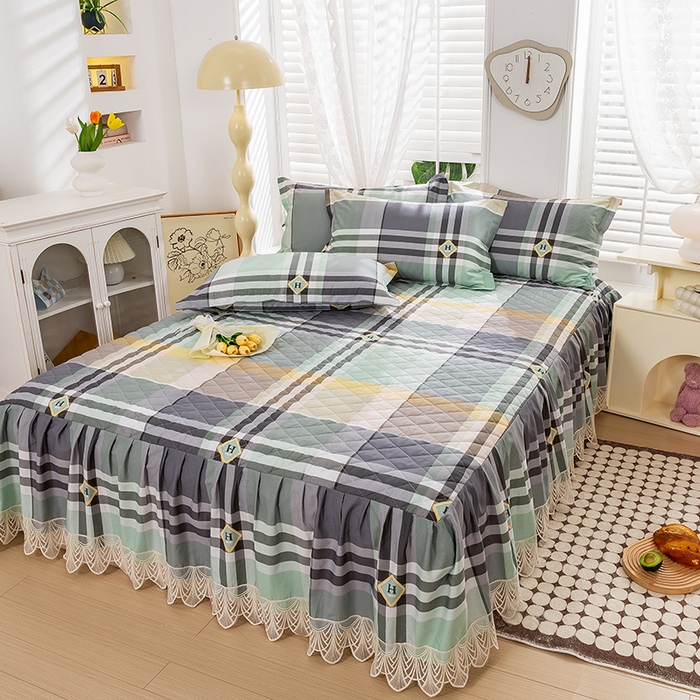 91家纺网 家纺一手货源 找家纺 琉宿家纺 2025新款全棉13372蕾丝夹棉印花床裙 普卡拉绿