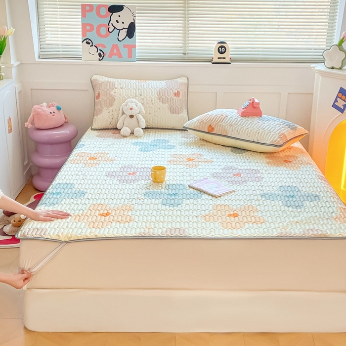 91家纺网 家纺一手货源 找家纺 米帛家纺 2024新款A类凉感丝卡通乳胶凉席-绑带款 繁花