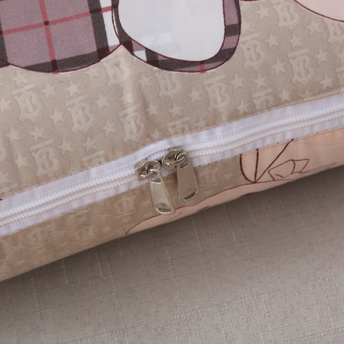 91家纺网 家纺一手货源 找家纺 铭宣家居 2025新增花型 亲肤柔软棉被抱枕被 宝丽熊