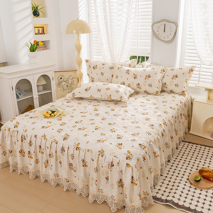 91家纺网 家纺一手货源 找家纺 琉宿家纺 2025新款全棉13372蕾丝夹棉印花床裙 花香语曼