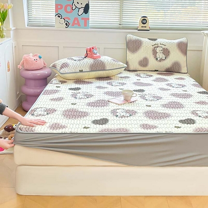 91家纺网 家纺一手货源 找家纺 米帛家纺 2024新款A类凉感丝卡通乳胶凉席-床笠款 爱心熊咖